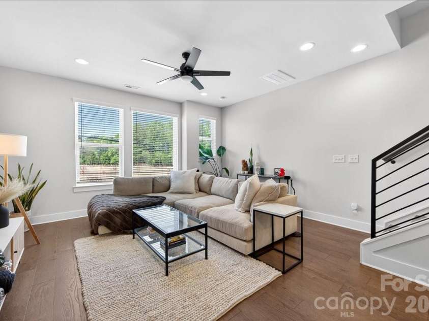 7017 Loso Commons Way, Charlotte, NC 28217.  MLS# CAR4363330, YatesRealty ID 24184. 