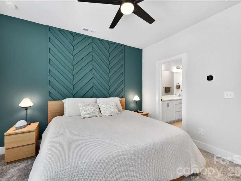 7017 Loso Commons Way, Charlotte, NC 28217.  MLS# CAR4363330, YatesRealty ID 24184. 