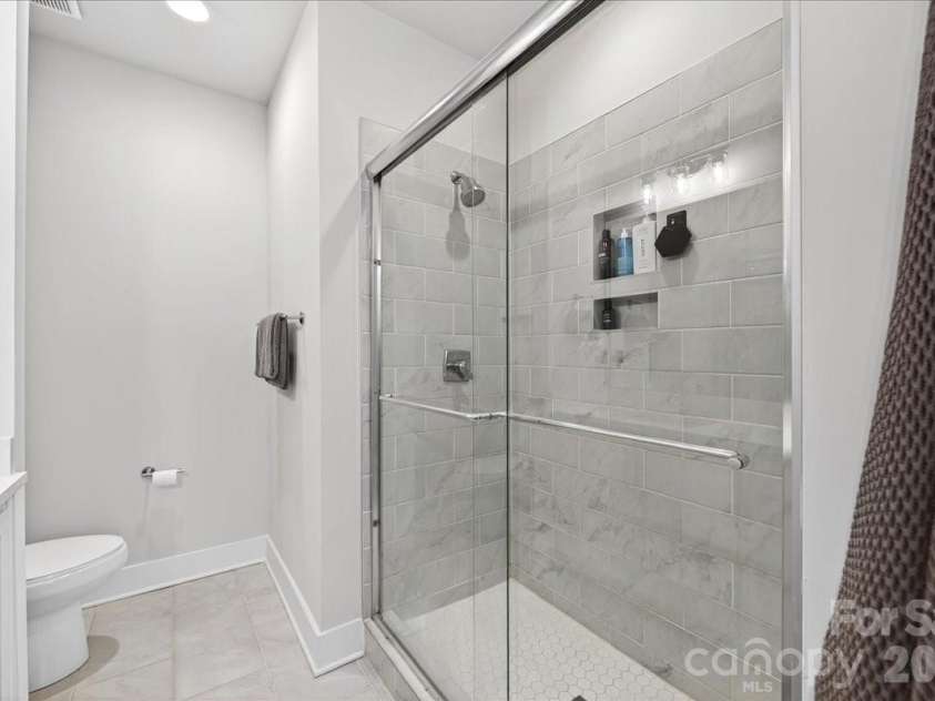 7017 Loso Commons Way, Charlotte, NC 28217.  MLS# CAR4363330, YatesRealty ID 24184. 