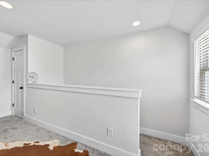 7017 Loso Commons Way, Charlotte, NC 28217.  MLS# CAR4363330, YatesRealty ID 24184. 