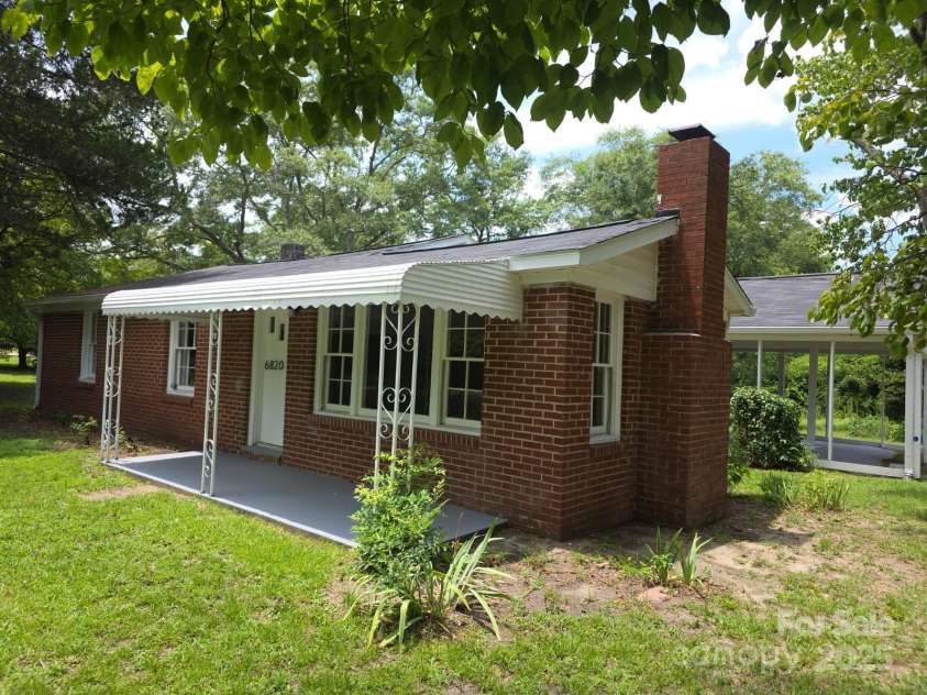 6820 Butterfly Lane, Kershaw, SC 29067.  MLS# CAR4271736, YatesRealty ID 24185. 