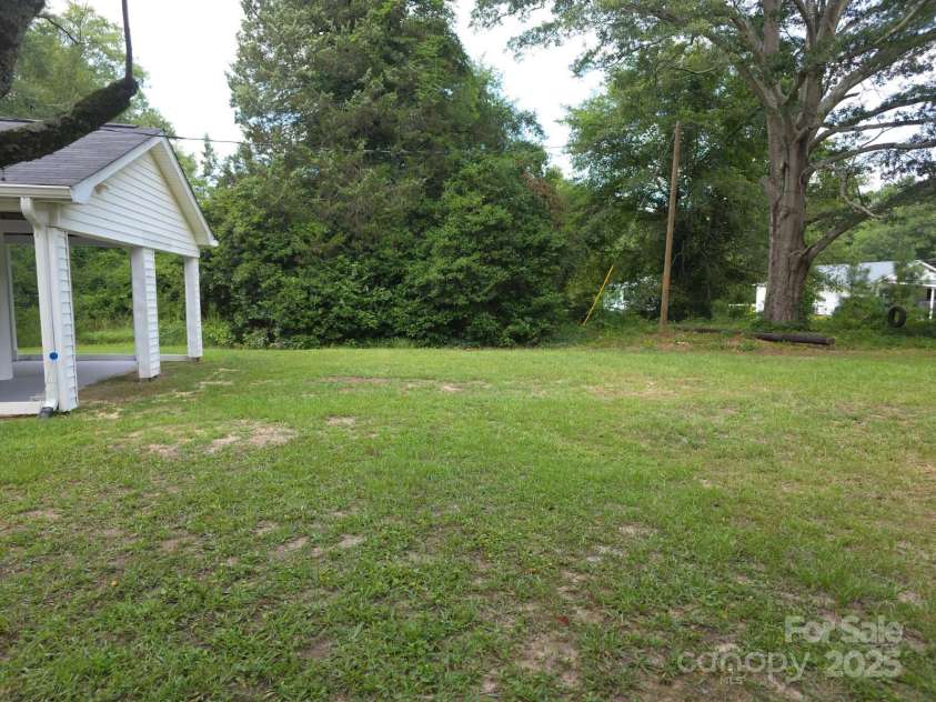 6820 Butterfly Lane, Kershaw, SC 29067.  MLS# CAR4271736, YatesRealty ID 24185. 