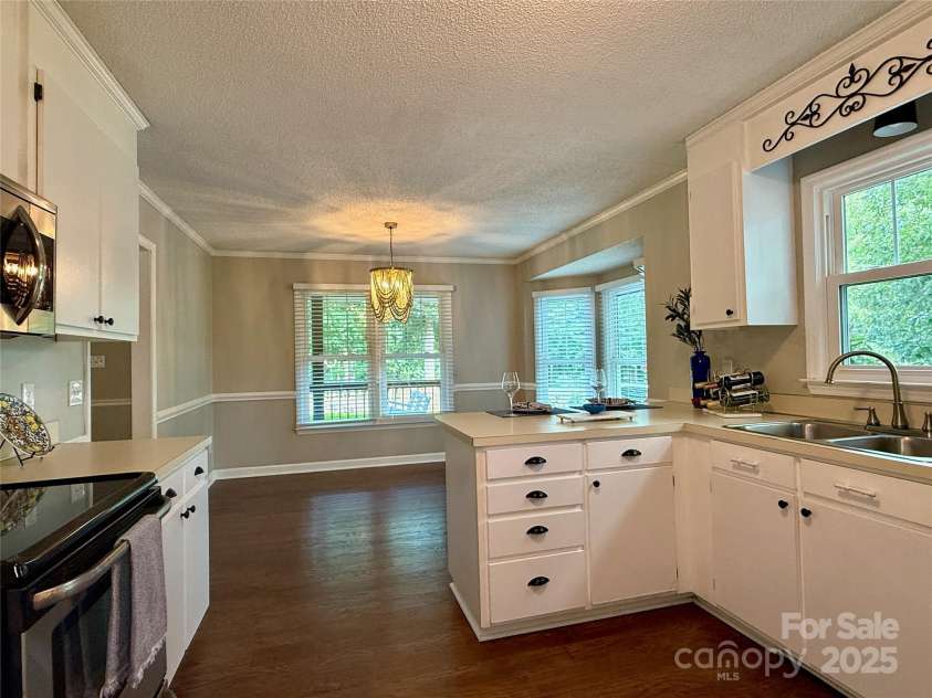 5916 Indian Brook Drive, Matthews, NC 28104.  MLS# CAR4270153, YatesRealty ID 24187. 