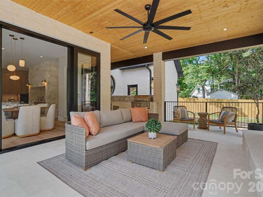 8124 Asheley Glen Drive, Mint Hill, NC 28227.  MLS# CAR4374711, YatesRealty ID 24189. 