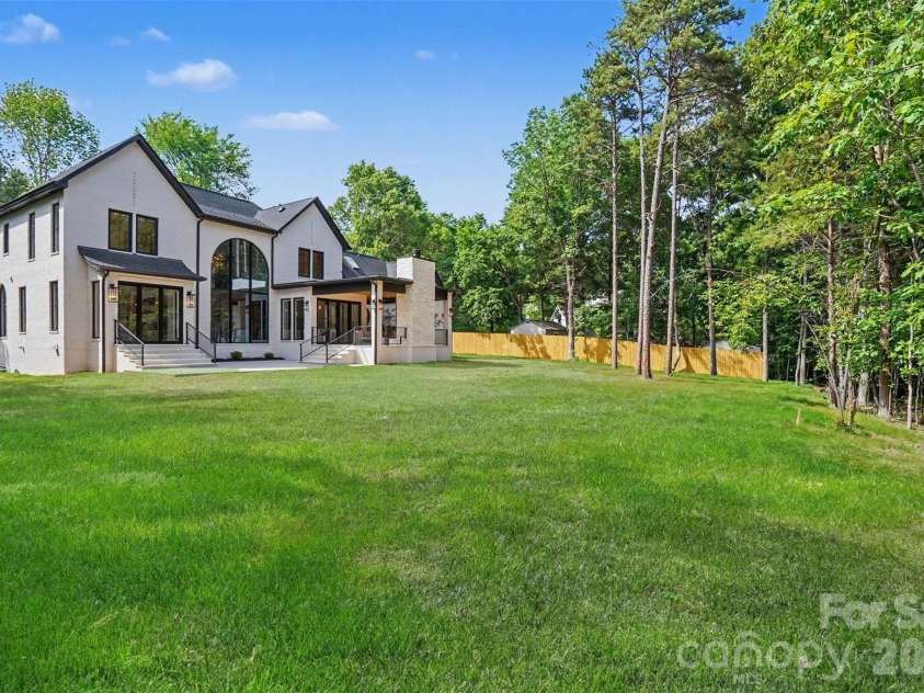 8124 Asheley Glen Drive, Mint Hill, NC 28227.  MLS# CAR4374711, YatesRealty ID 24189. 