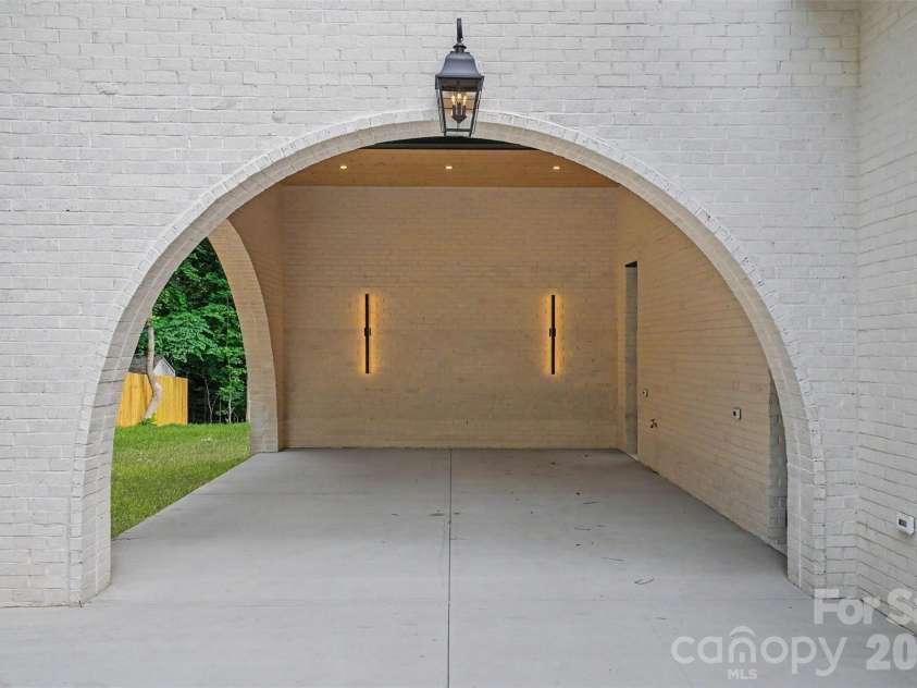 8124 Asheley Glen Drive, Mint Hill, NC 28227.  MLS# CAR4374711, YatesRealty ID 24189. 