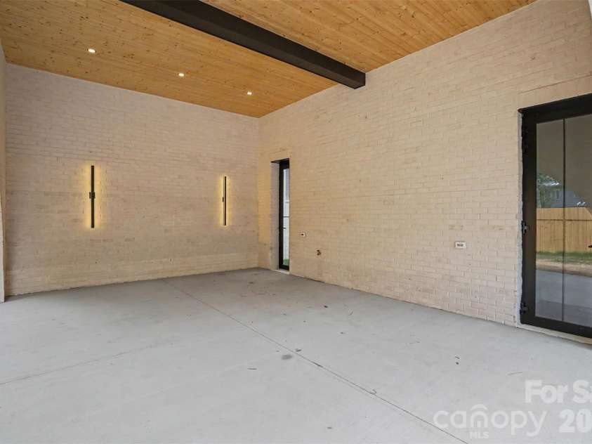 8124 Asheley Glen Drive, Mint Hill, NC 28227.  MLS# CAR4374711, YatesRealty ID 24189. 