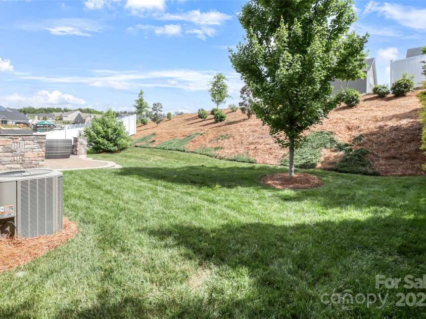15018 Marymont Avenue, Huntersville, NC 28078.  MLS# CAR4267251, YatesRealty ID 24191. 