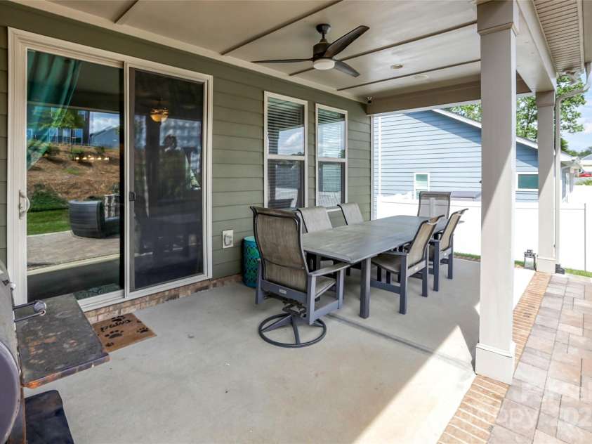 15018 Marymont Avenue, Huntersville, NC 28078.  MLS# CAR4267251, YatesRealty ID 24191. 