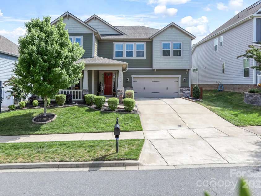 15018 Marymont Avenue, Huntersville, NC 28078.  MLS# CAR4267251, YatesRealty ID 24191. 