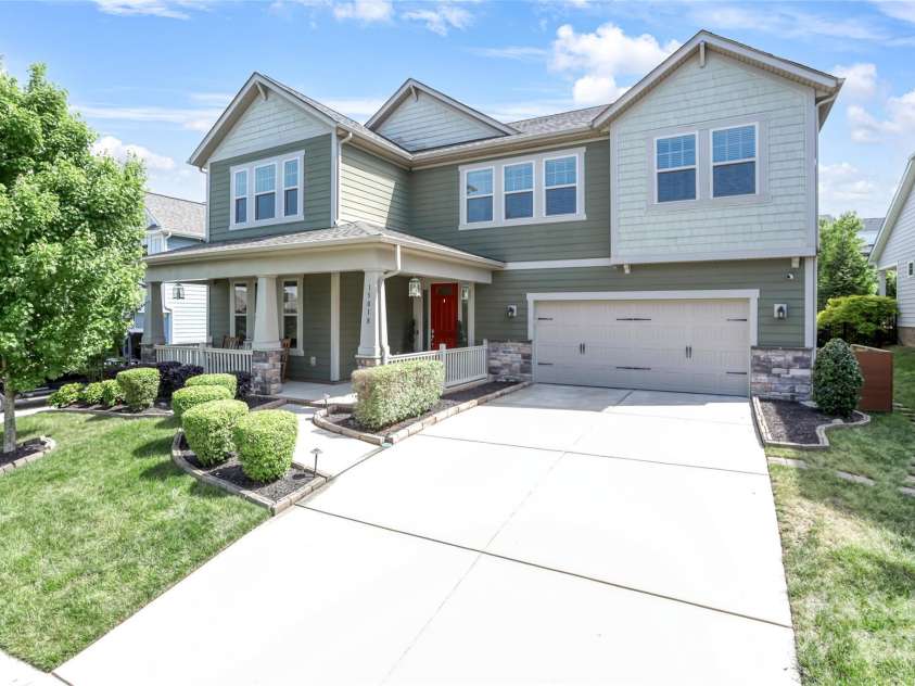 15018 Marymont Avenue, Huntersville, NC 28078.  MLS# CAR4267251, YatesRealty ID 24191. 