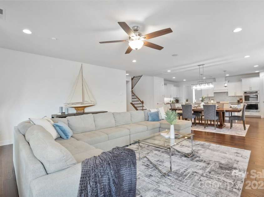 15018 Marymont Avenue, Huntersville, NC 28078.  MLS# CAR4267251, YatesRealty ID 24191. 