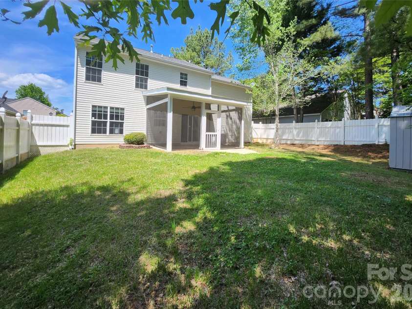 1308 Harland Street, Charlotte, NC 28216.  MLS# CAR4375819, YatesRealty ID 24192. 
