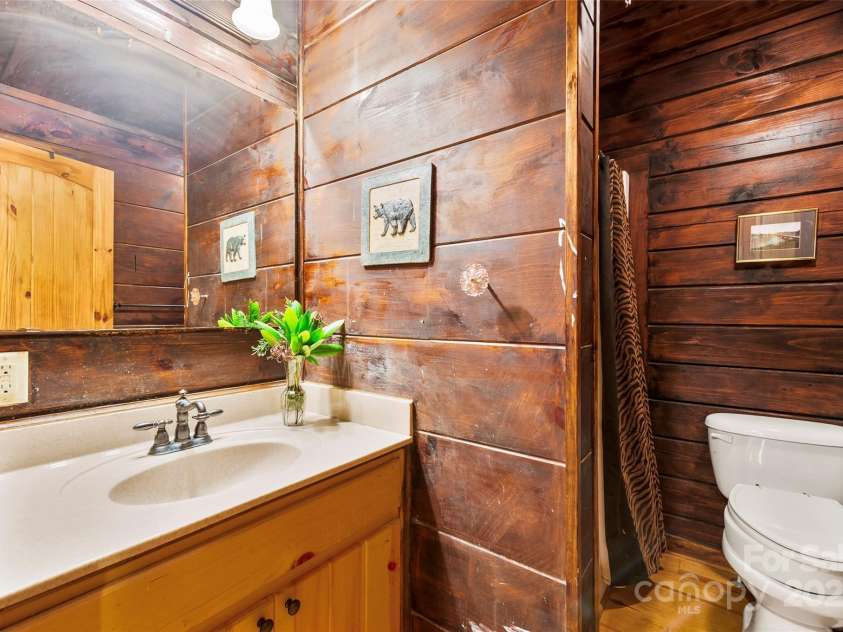 70 Wetherbee Lane, Rosman, NC 28772.  MLS# CAR4277160, YatesRealty ID 24192. Bathroom