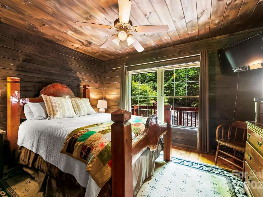 70 Wetherbee Lane, Rosman, NC 28772.  MLS# CAR4277160, YatesRealty ID 24192. Bedroom