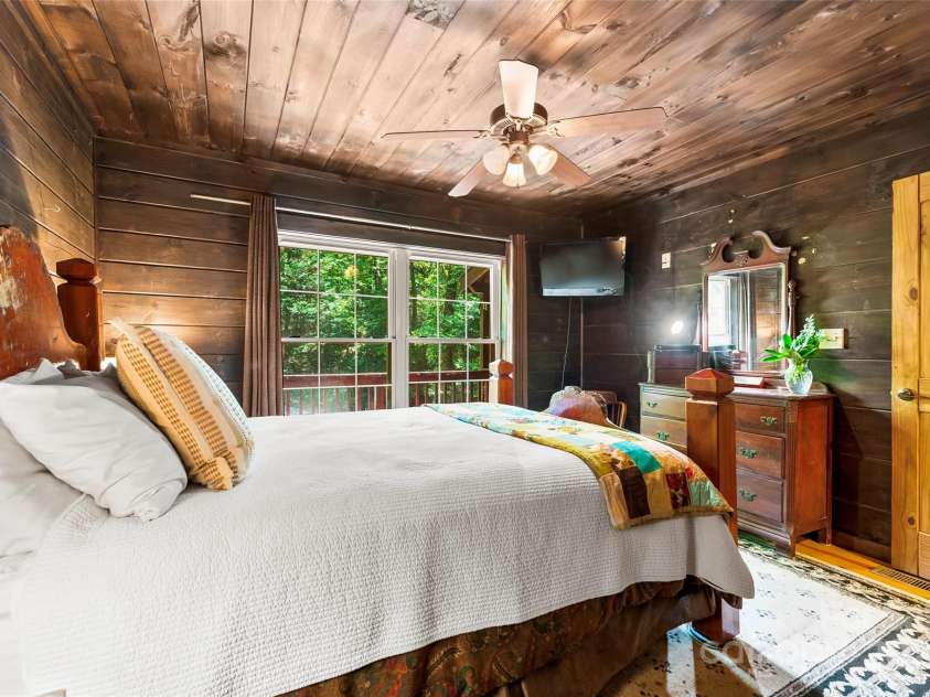 70 Wetherbee Lane, Rosman, NC 28772.  MLS# CAR4277160, YatesRealty ID 24192. Bedroom