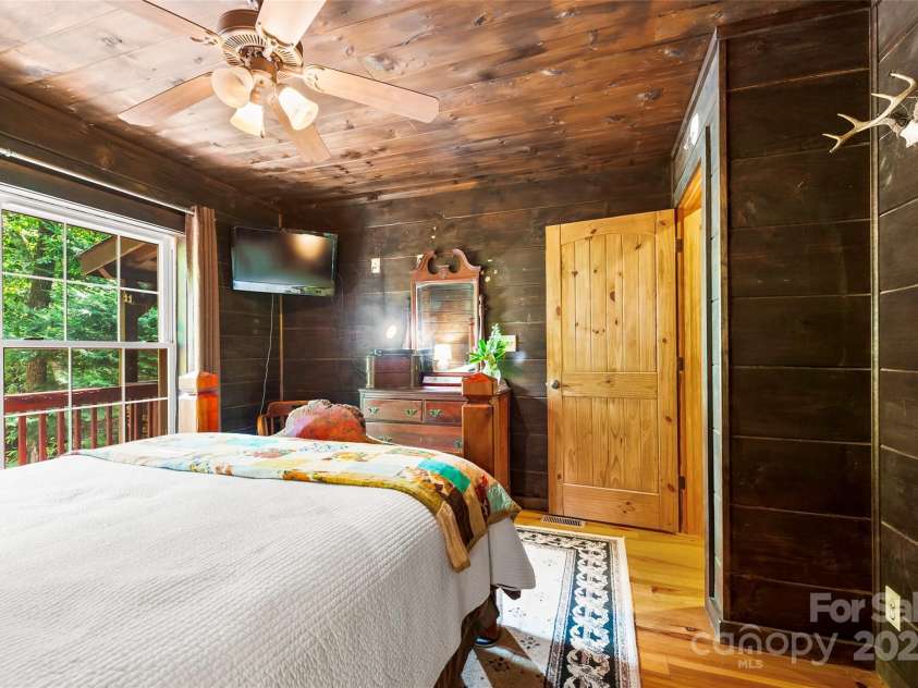 70 Wetherbee Lane, Rosman, NC 28772.  MLS# CAR4277160, YatesRealty ID 24192. Bedroom