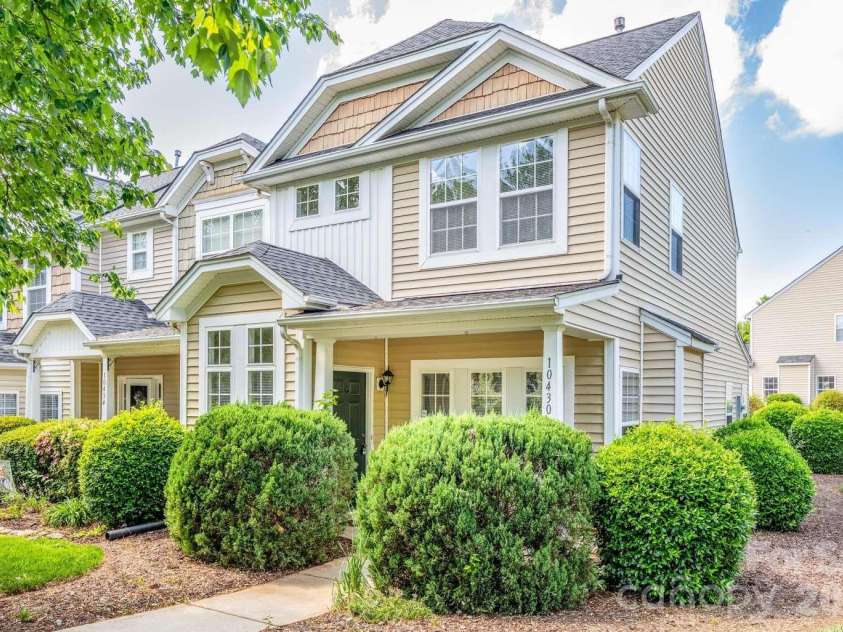 10430 Trolley Run Drive, Cornelius, NC 28031.  MLS# CAR4371885, YatesRealty ID 24196. 