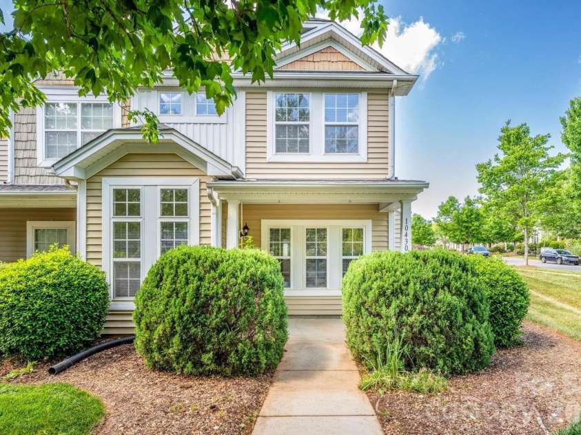 10430 Trolley Run Drive, Cornelius, NC 28031.  MLS# CAR4371885, YatesRealty ID 24196. 