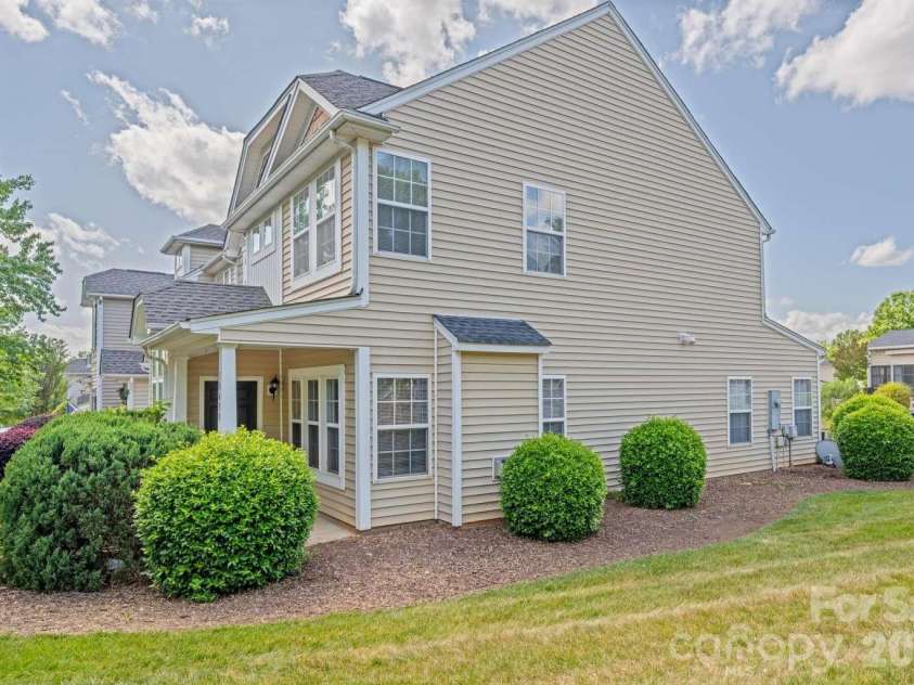 10430 Trolley Run Drive, Cornelius, NC 28031.  MLS# CAR4371885, YatesRealty ID 24196. 