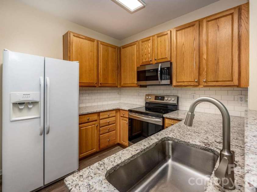 10430 Trolley Run Drive, Cornelius, NC 28031.  MLS# CAR4371885, YatesRealty ID 24196. 