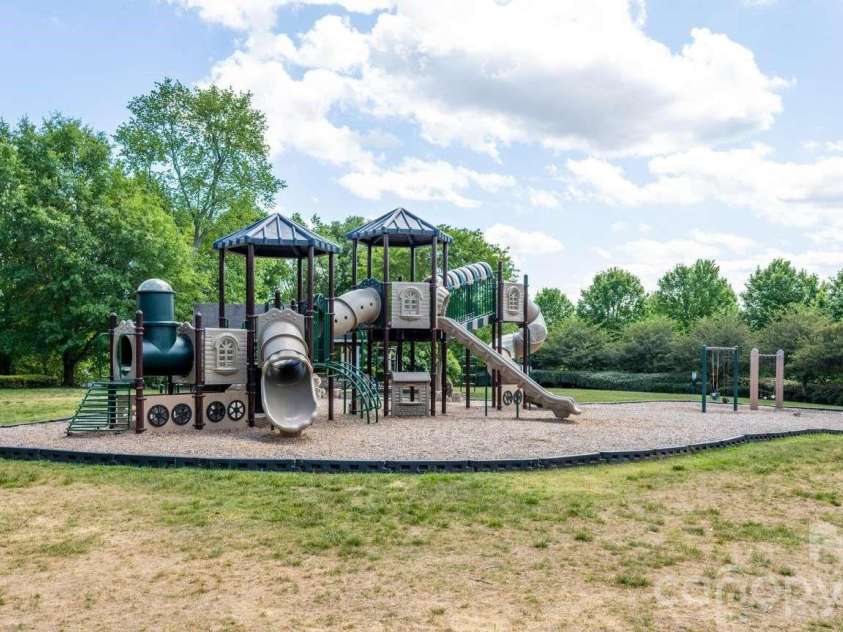 10430 Trolley Run Drive, Cornelius, NC 28031.  MLS# CAR4371885, YatesRealty ID 24196. 