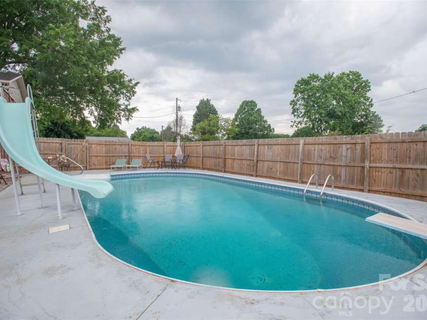 5460 Clover Street, Hickory, NC 28602.  MLS# CAR4379252, YatesRealty ID 24197. 