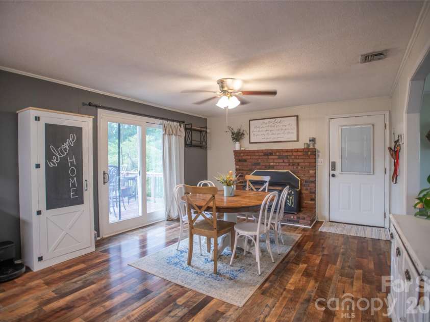 5460 Clover Street, Hickory, NC 28602.  MLS# CAR4379252, YatesRealty ID 24197. 