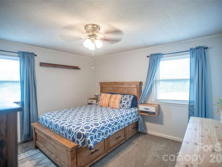 5460 Clover Street, Hickory, NC 28602.  MLS# CAR4379252, YatesRealty ID 24197. 