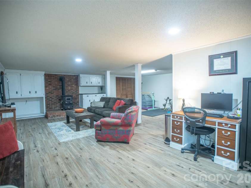 5460 Clover Street, Hickory, NC 28602.  MLS# CAR4379252, YatesRealty ID 24197. Basement/recreation room