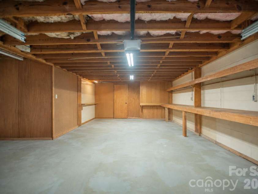 5460 Clover Street, Hickory, NC 28602.  MLS# CAR4379252, YatesRealty ID 24197. Virtually Cleared Garage