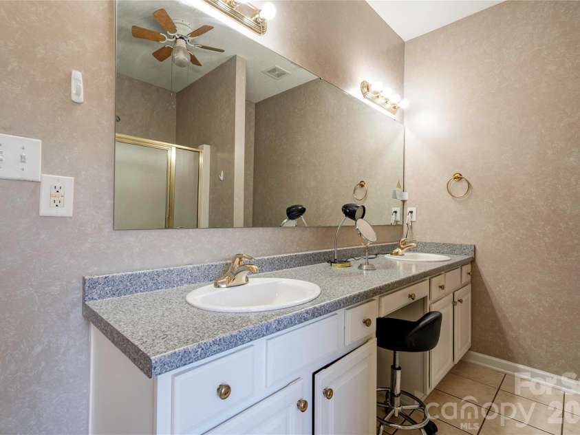 103 Whitetail Drive, Shelby, NC 28152.  MLS# CAR4382325, YatesRealty ID 24198. 
