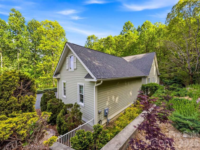 329 Kenmure Drive, Flat Rock, NC 28731.  MLS# CAR4376570, YatesRealty ID 24199. 