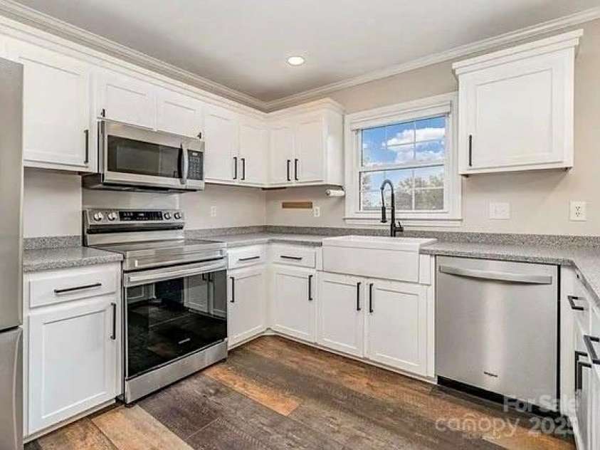 3572 Heather Lane, Gastonia, NC 28056.  MLS# CAR4263749, YatesRealty ID 242. 