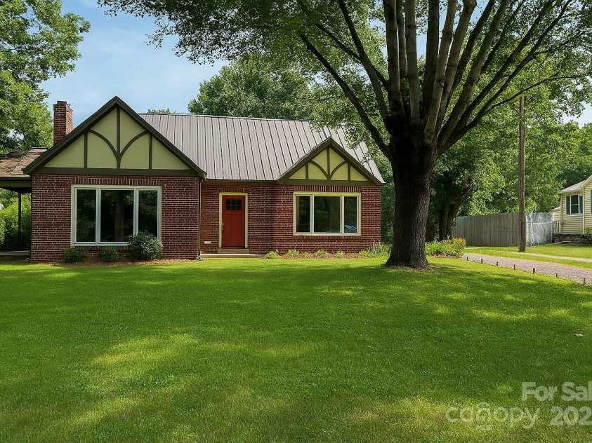634 Rutherford Road, Marion, NC 28752.  MLS# CAR4240632, YatesRealty ID 242. Front