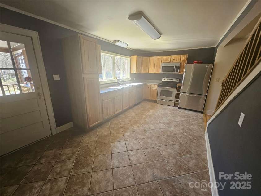 634 Rutherford Road, Marion, NC 28752.  MLS# CAR4240632, YatesRealty ID 242. Kitchen