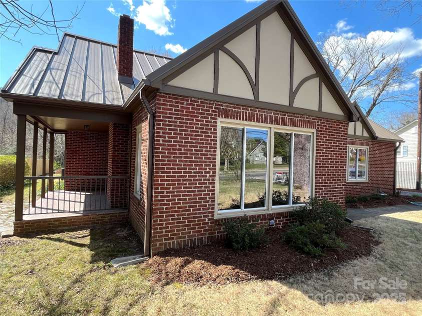 634 Rutherford Road, Marion, NC 28752.  MLS# CAR4240632, YatesRealty ID 242. Left Front