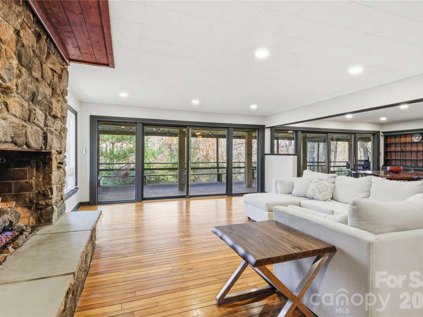 1373 Dogwood Drive, Maggie Valley, NC 28751.  MLS# CAR4320241, YatesRealty ID 2420. Spacious LR 23' x 18' with natural backdrops