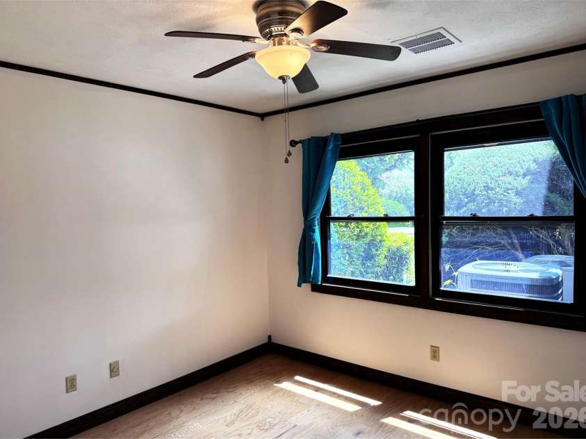 427 6th Avenue, Hendersonville, NC 28739.  MLS# CAR4379702, YatesRealty ID 2420. Second bedroom.