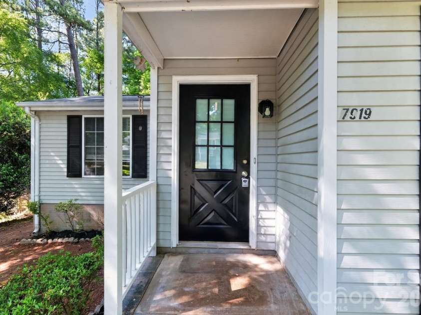 7919 Corder Drive, Charlotte, NC 28212.  MLS# CAR4382688, YatesRealty ID 24201. 