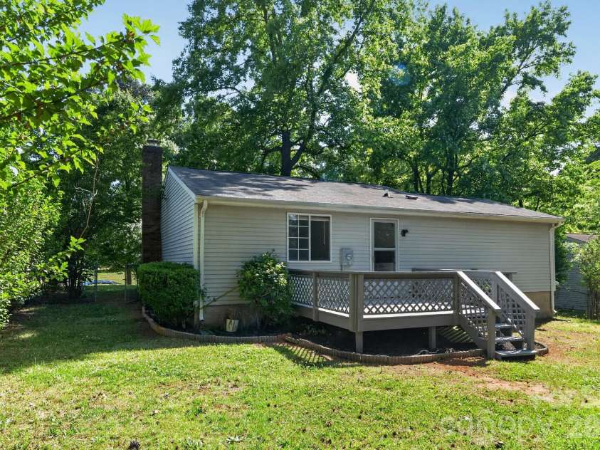 7919 Corder Drive, Charlotte, NC 28212.  MLS# CAR4382688, YatesRealty ID 24201. 
