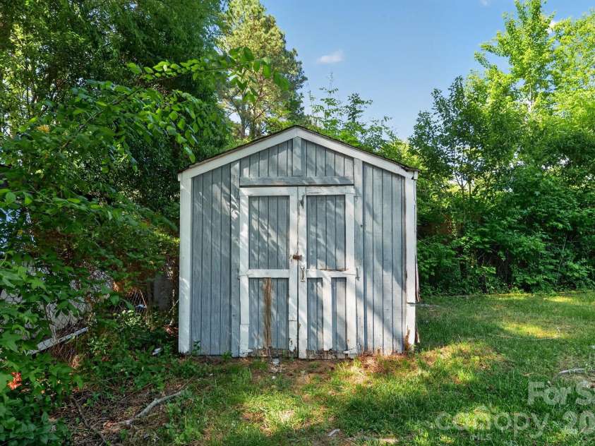 7919 Corder Drive, Charlotte, NC 28212.  MLS# CAR4382688, YatesRealty ID 24201. 