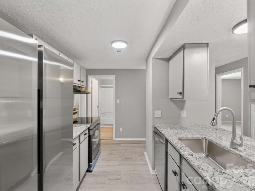 7919 Corder Drive, Charlotte, NC 28212.  MLS# CAR4382688, YatesRealty ID 24201. 