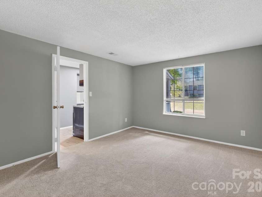 7919 Corder Drive, Charlotte, NC 28212.  MLS# CAR4382688, YatesRealty ID 24201. 