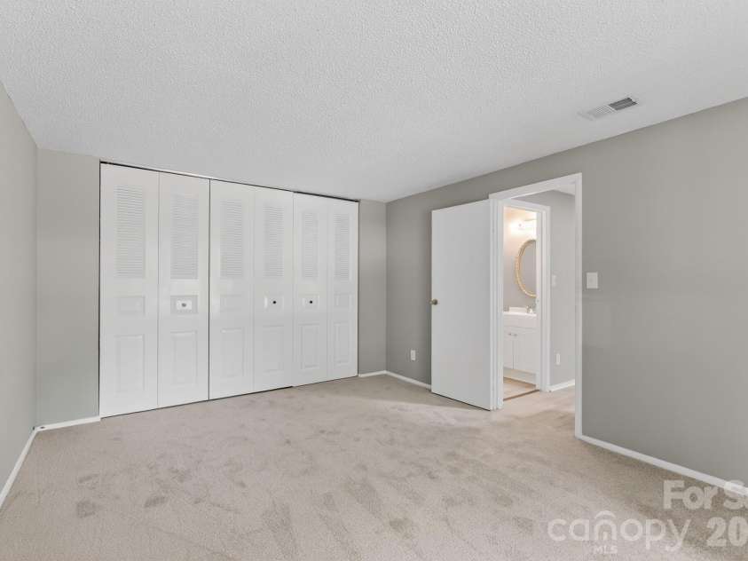 7919 Corder Drive, Charlotte, NC 28212.  MLS# CAR4382688, YatesRealty ID 24201. 