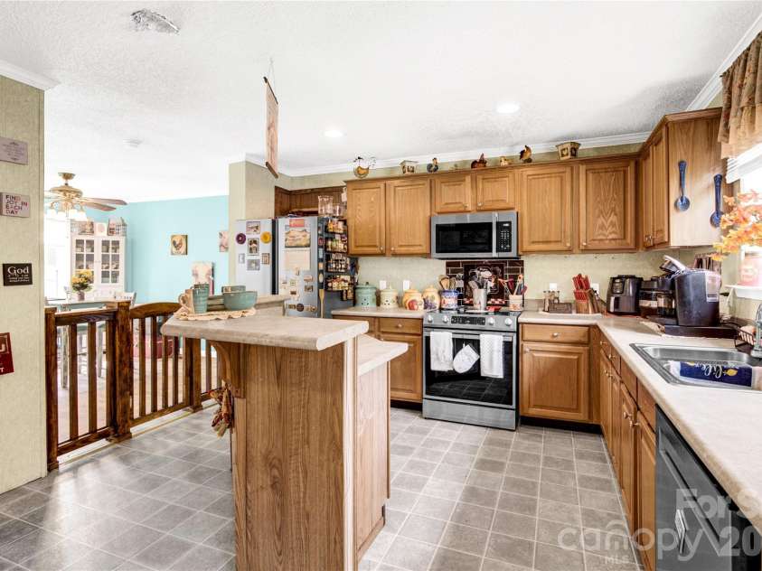4130 Mountainview Street, Gastonia, NC 28056.  MLS# CAR4367519, YatesRealty ID 24202. 