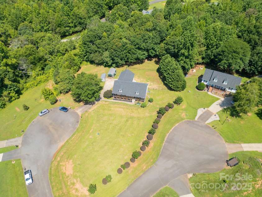 814 Carved Oak Court, York, SC 29745.  MLS# CAR4272954, YatesRealty ID 24204. 