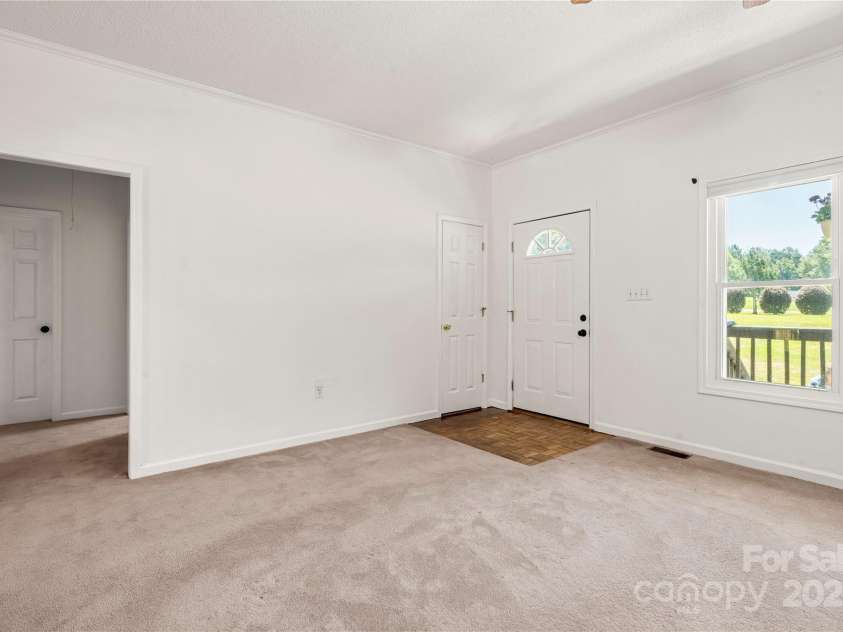 814 Carved Oak Court, York, SC 29745.  MLS# CAR4272954, YatesRealty ID 24204. 