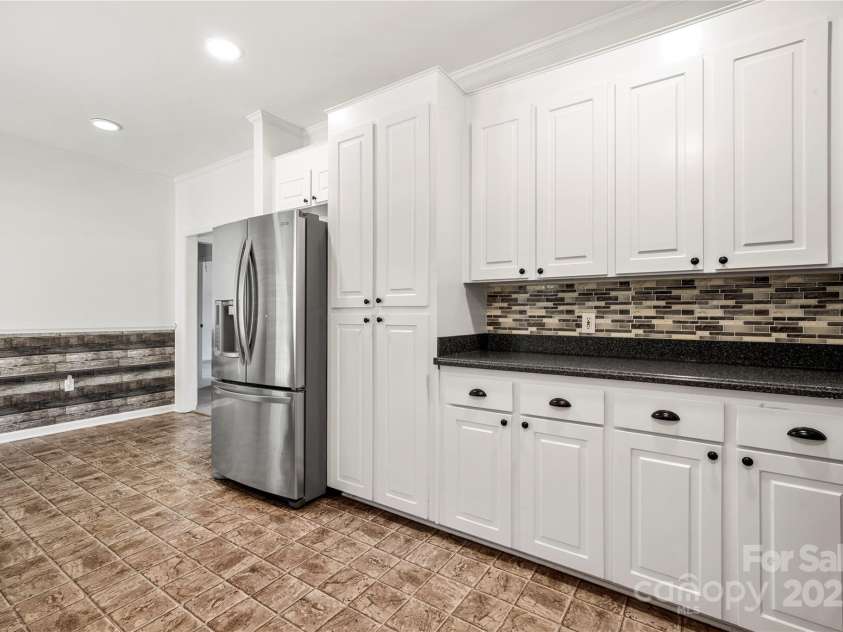 814 Carved Oak Court, York, SC 29745.  MLS# CAR4272954, YatesRealty ID 24204. 