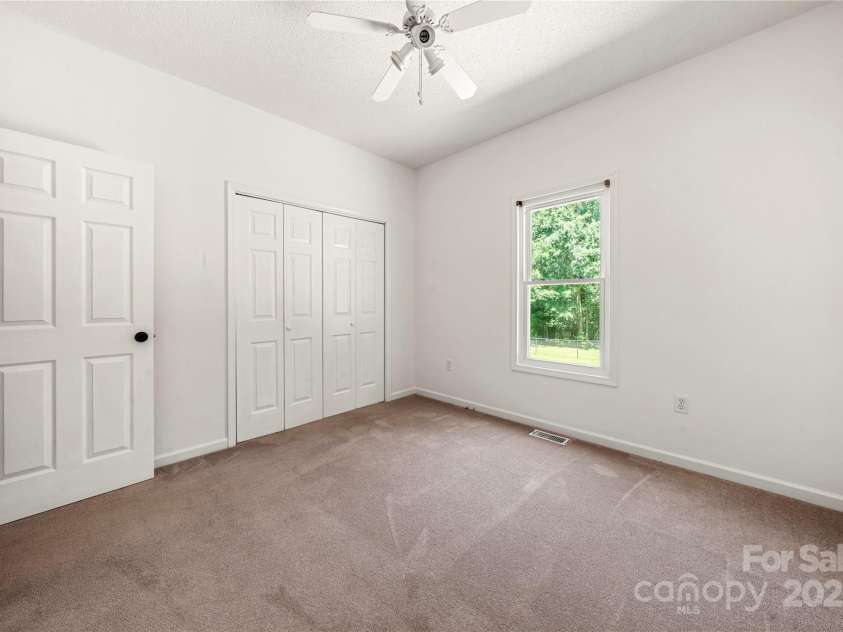 814 Carved Oak Court, York, SC 29745.  MLS# CAR4272954, YatesRealty ID 24204. 